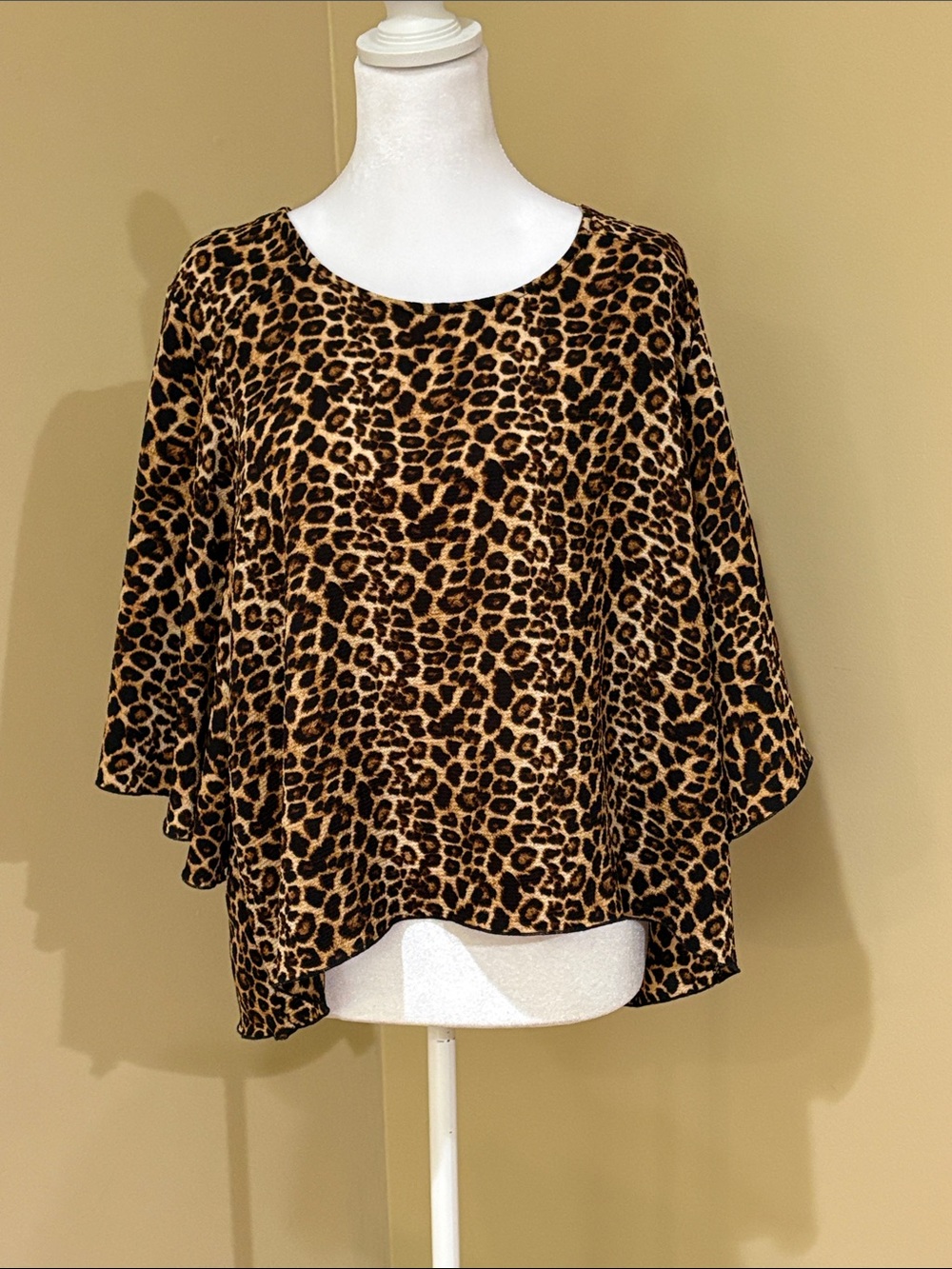 Leopard Print hi low Round-Neck Women's Top - Brown
